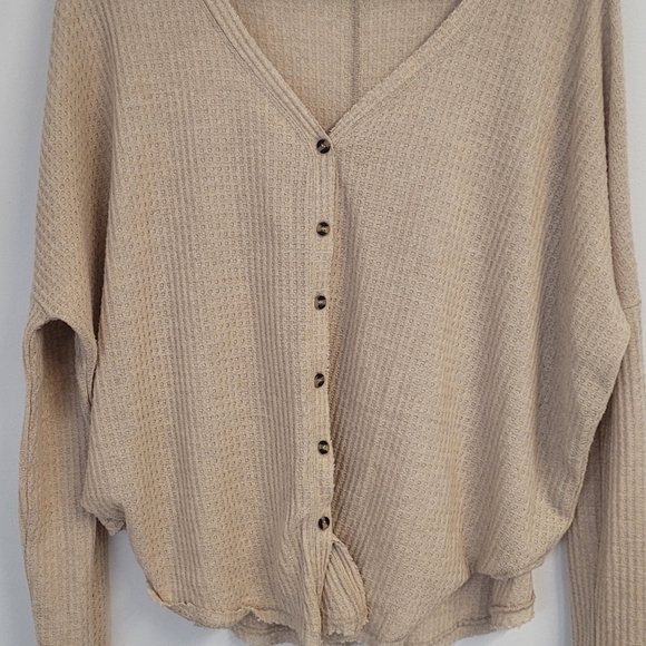 OUT FROM UNDER WOMEN'S BLOUSE - Picture 6 of 9